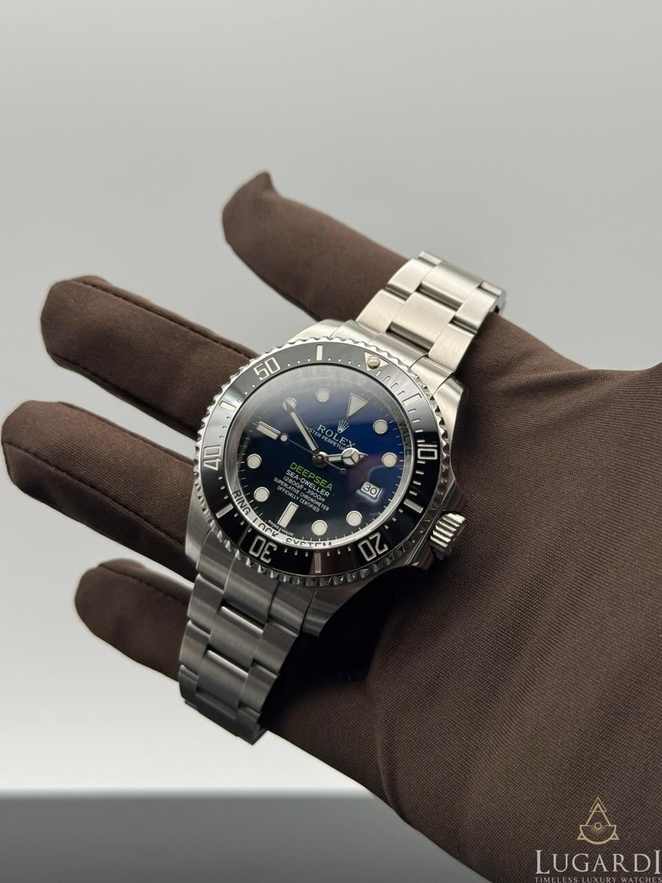 Rolex Sea-Dweller 116660 James Cameron solid caseback with engravings and screw-down crown