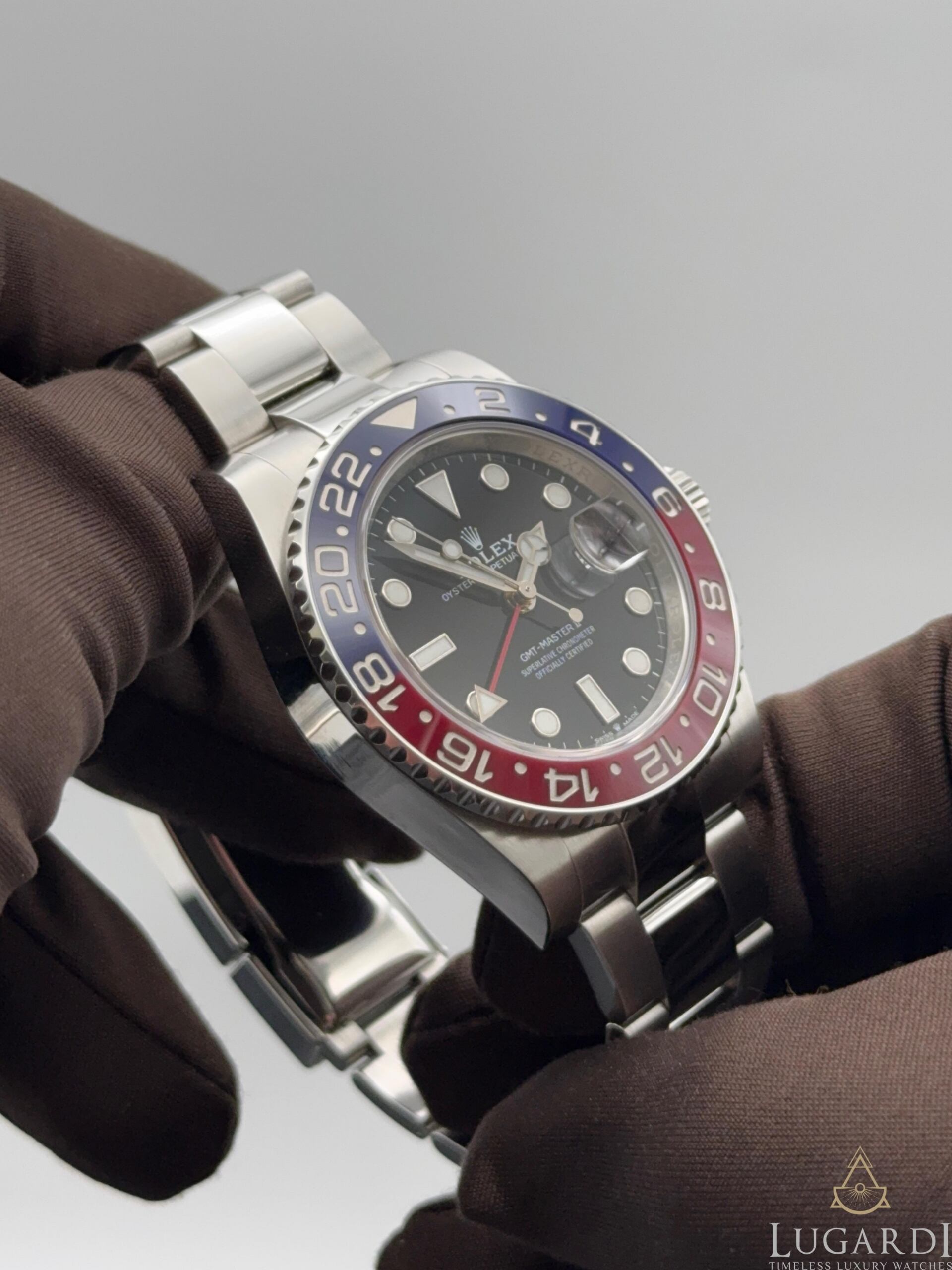 Rolex GMT-Master II 126710BLRO Pepsi red blue Cerachrom bezel Oyster bracelet