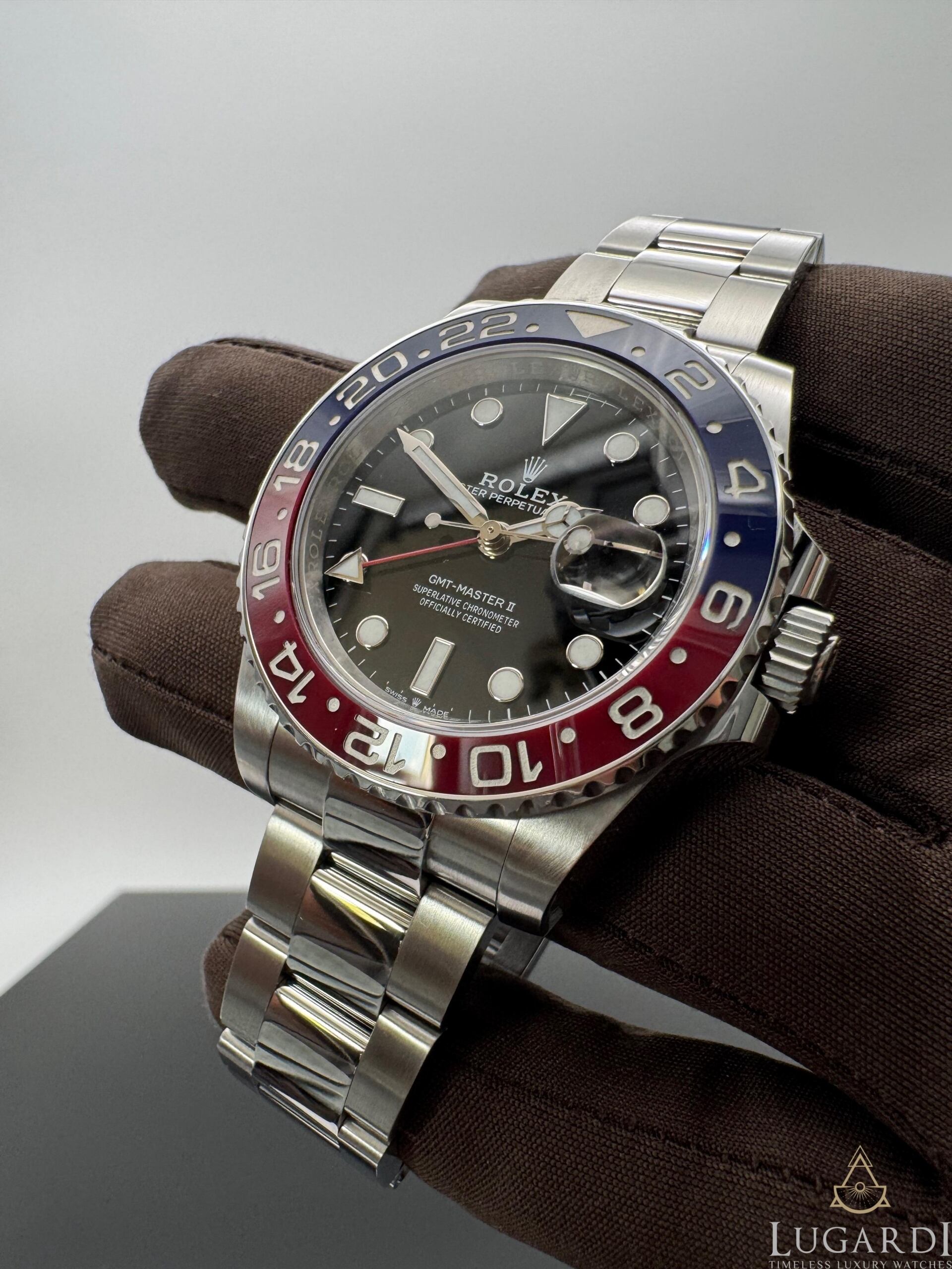 Rolex GMT-Master II 126710BLRO Pepsi red blue Cerachrom bezel Oyster bracelet