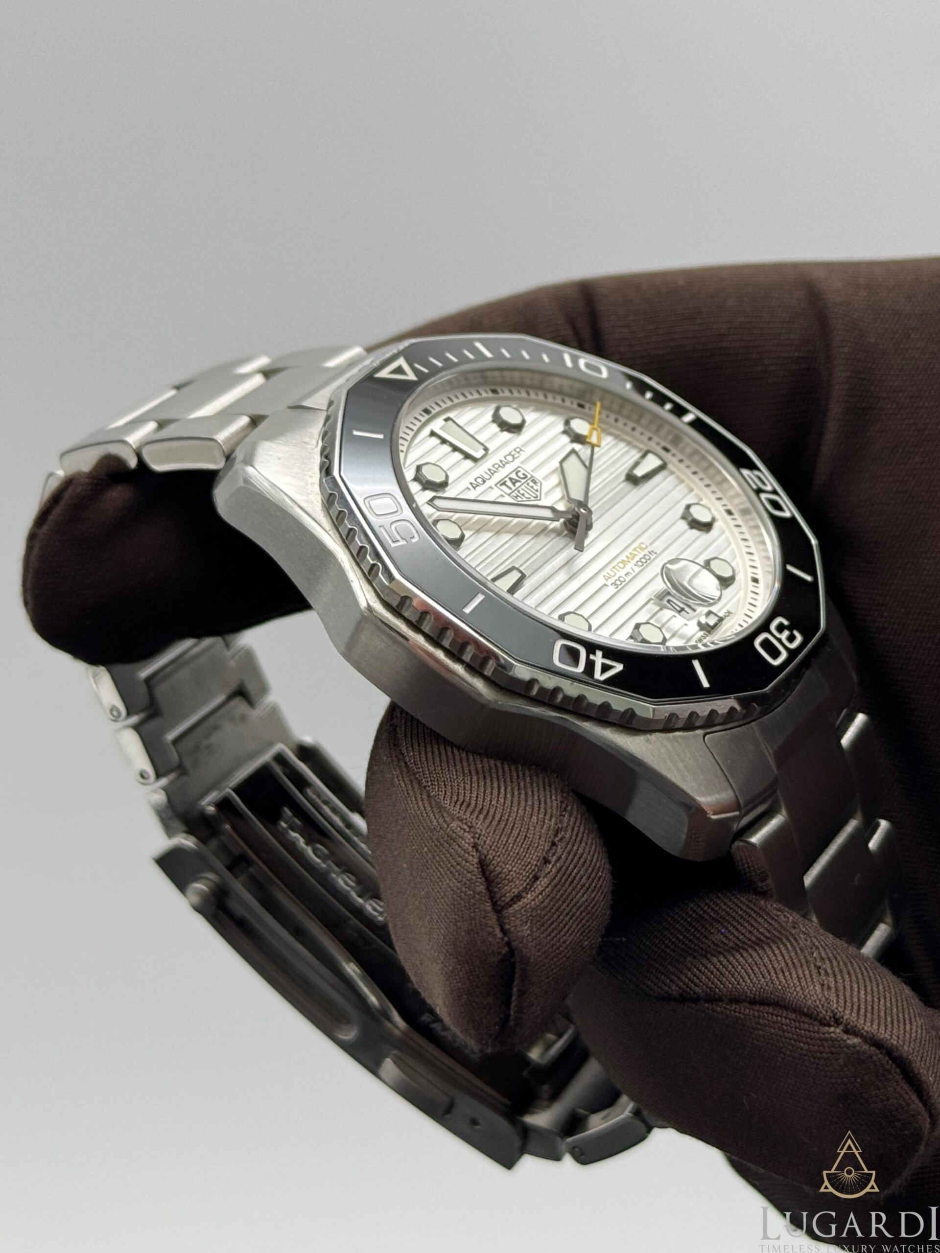 TAG Heuer Aquaracer WBC201C silver wave dial black ceramic bezel steel bracelet